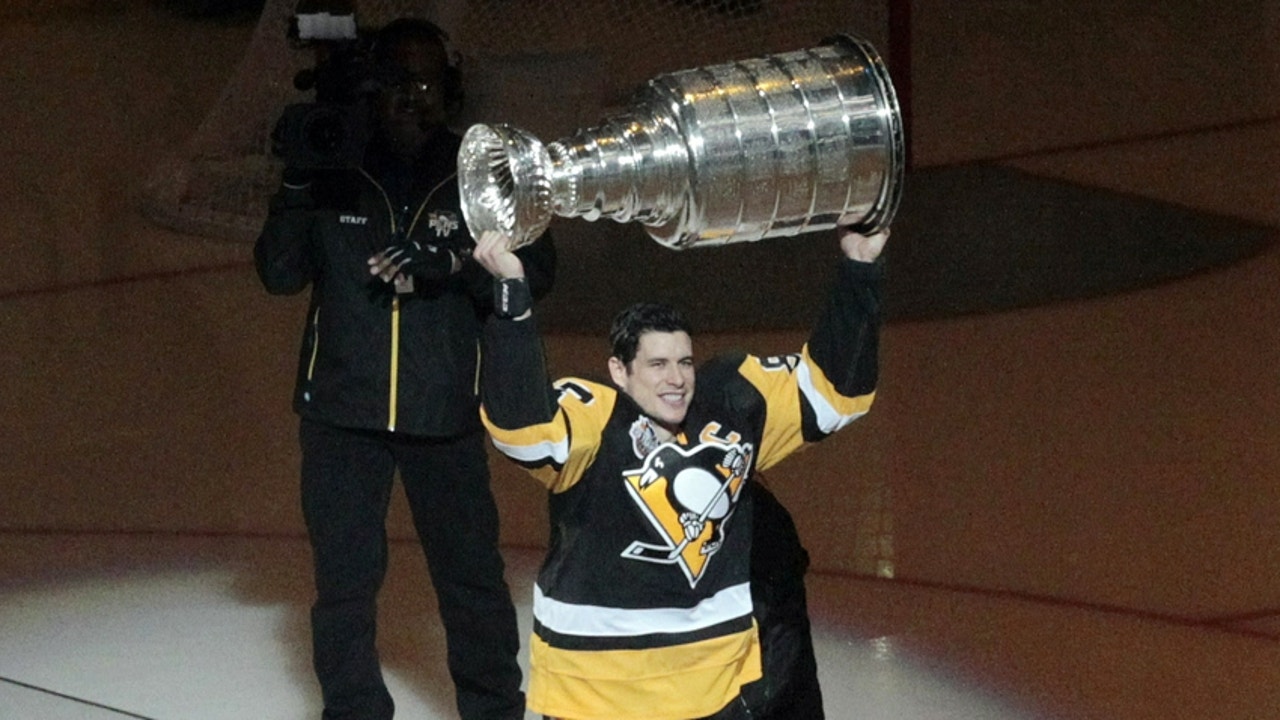 NHL Awards: Sidney Crosby, Penguins rule 2016